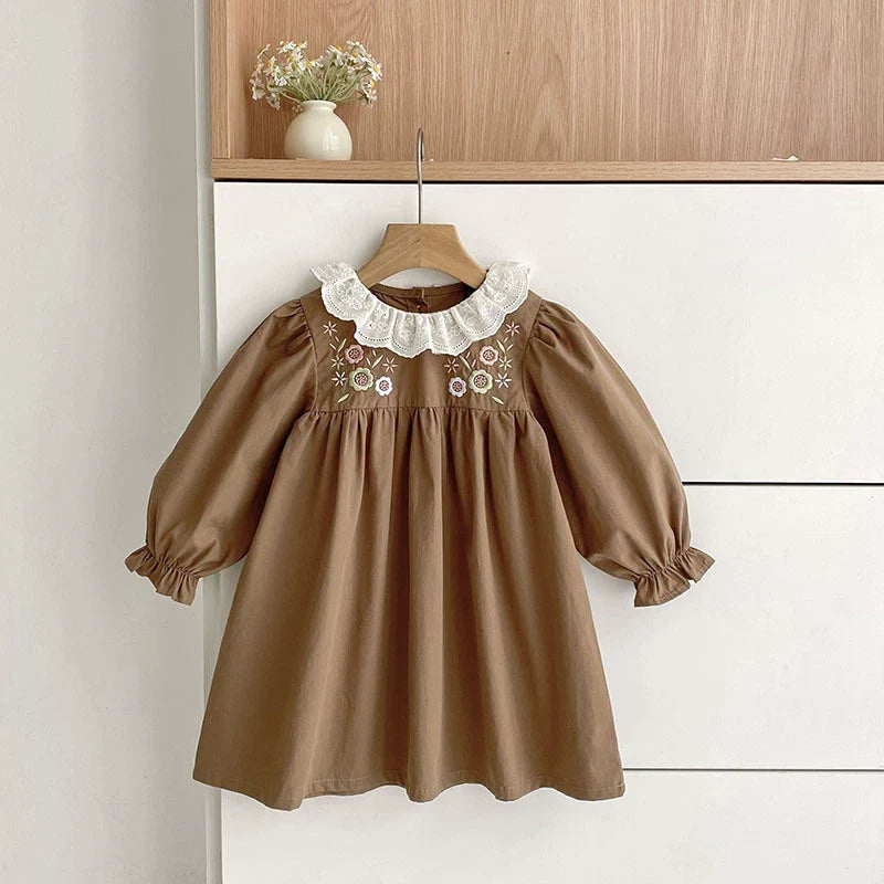 Arrival Autumn Girls Flowers Embroidery Pattern Long Sleeves Dress with Collar