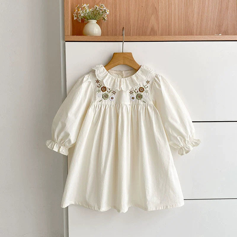 Arrival Autumn Girls Flowers Embroidery Pattern Long Sleeves Dress with Collar